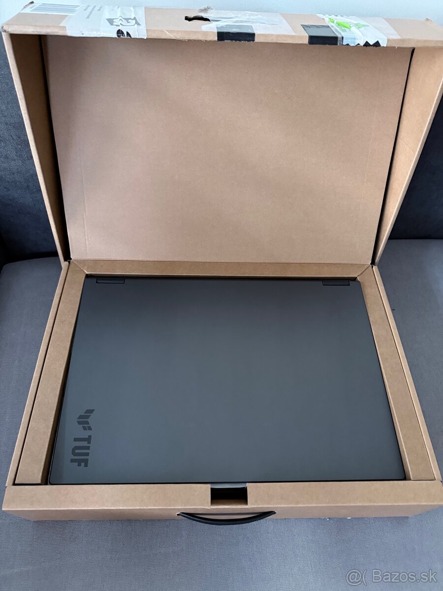 ASUS TUF Gaming A18 (Jaeger Gray). - 9