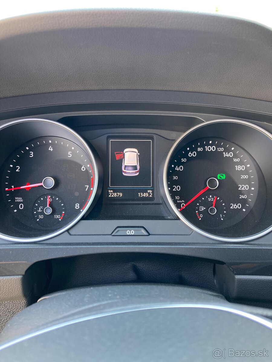 Volkswagen Tiguan - 9