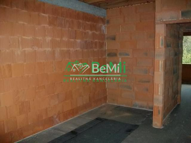 POSLEDNÝ 5 izbový rodinný dom PRI LESE: Novostavba Malý Lapá - 9