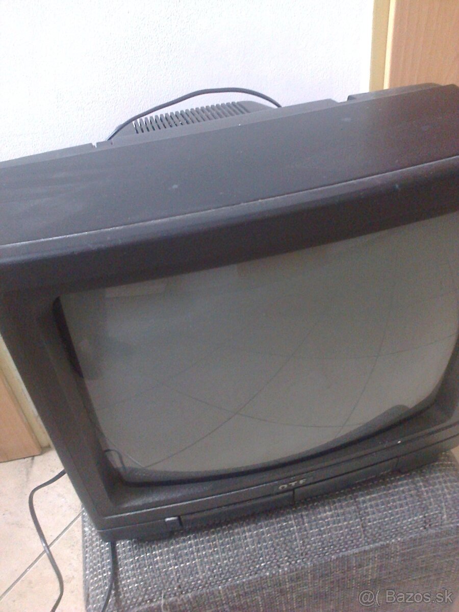 Dvere , pokladničky, TV, kreslo... - 9