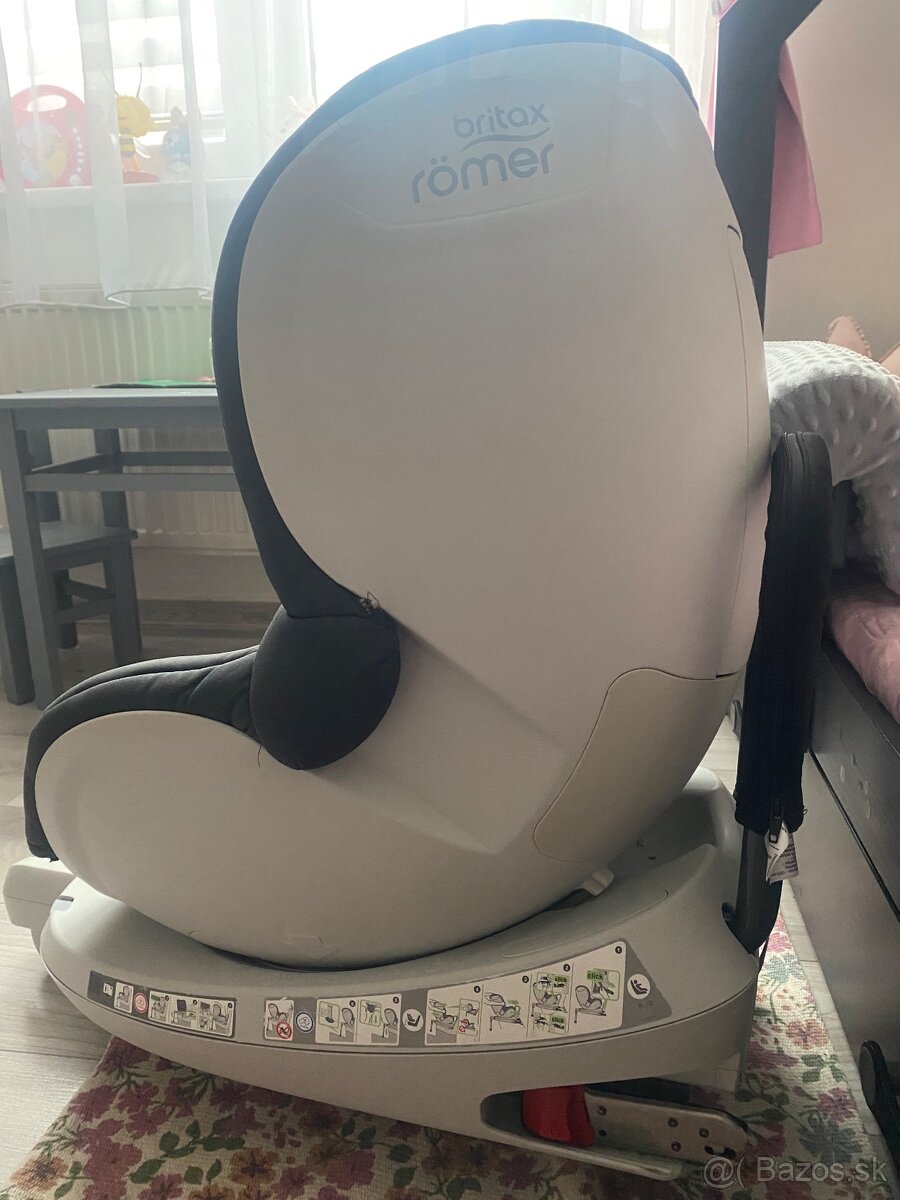 Predám otočnou auto sedacku Britax römer - 9