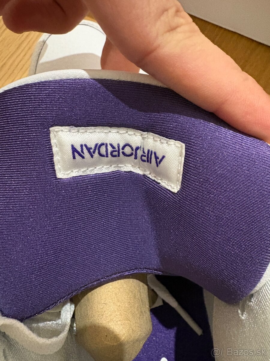 Jordan 4 metalic purple - 9