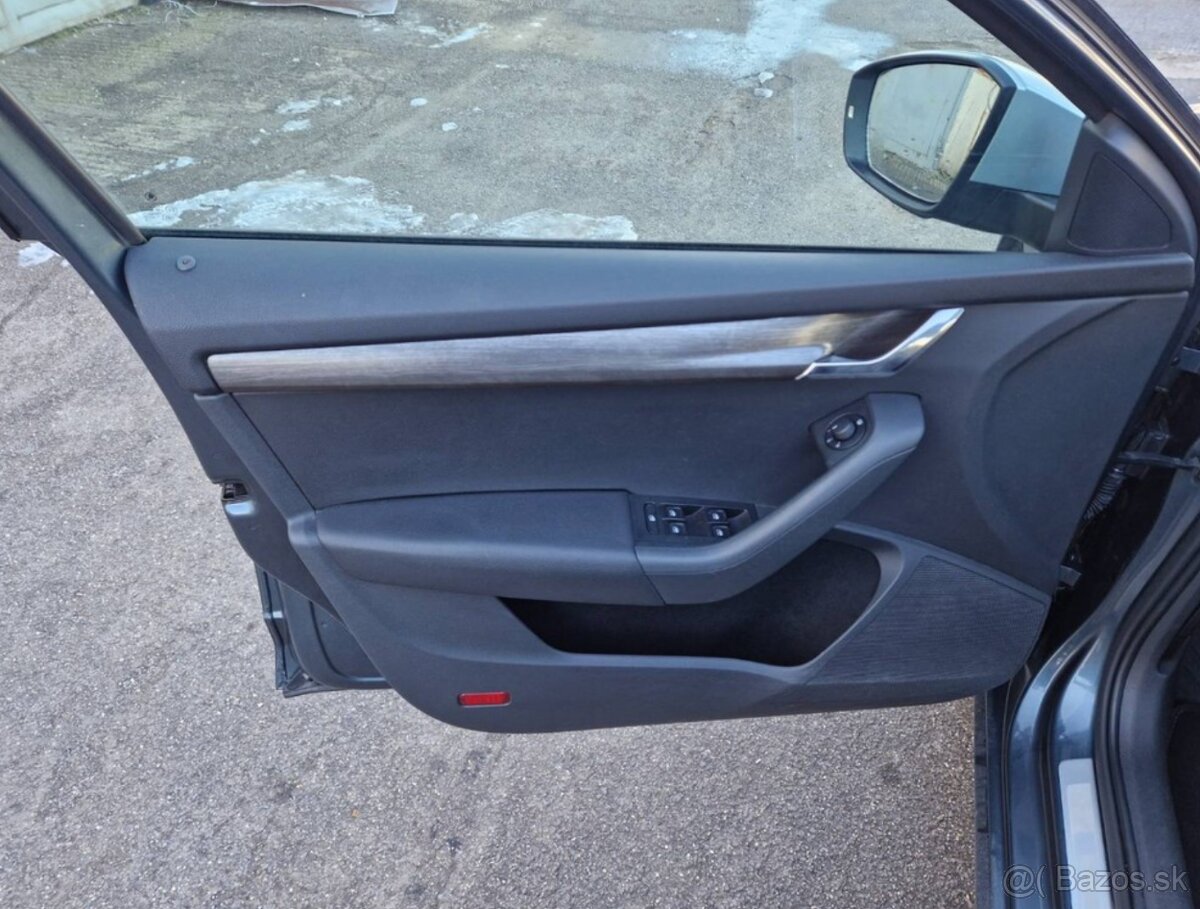 Škoda Octavia Combi SCOUT 2.0 TDI 4x4 - 9