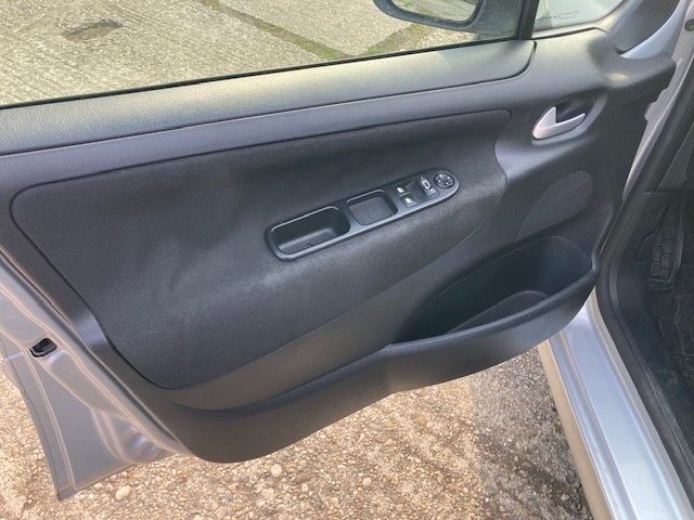 Peugeot 207 1.6 HDi FAP Active - 9