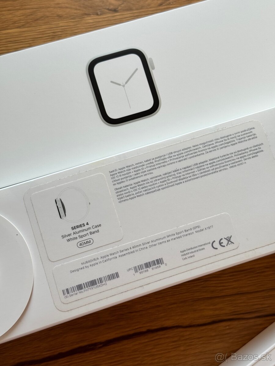 Apple Watch series 4, 40mm - 9