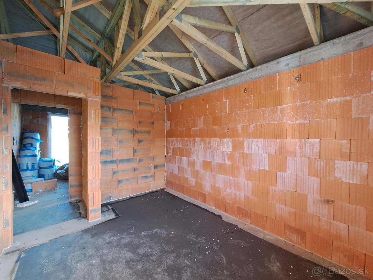 Ponúkame na predaj 4. izb. RD Nitra - Štitáre - 9