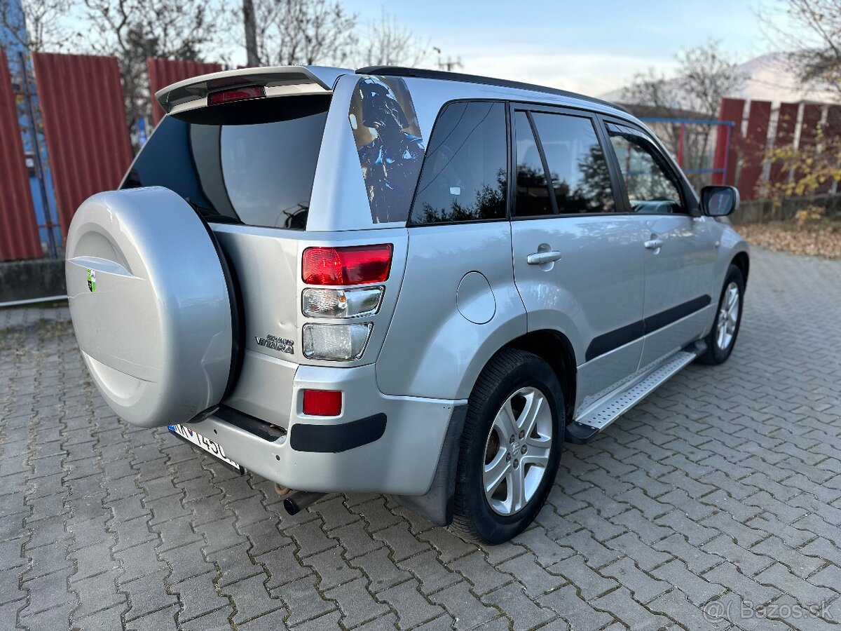 Suzuki Grand Vitara 2,0 Benzín 4WD AT - 9