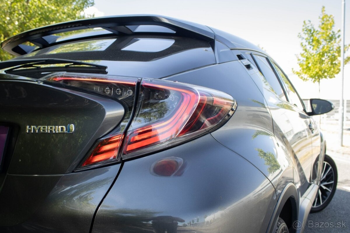 Toyota C-HR 1.8 Hybrid / AJ NA SPLÁTKY / - 9