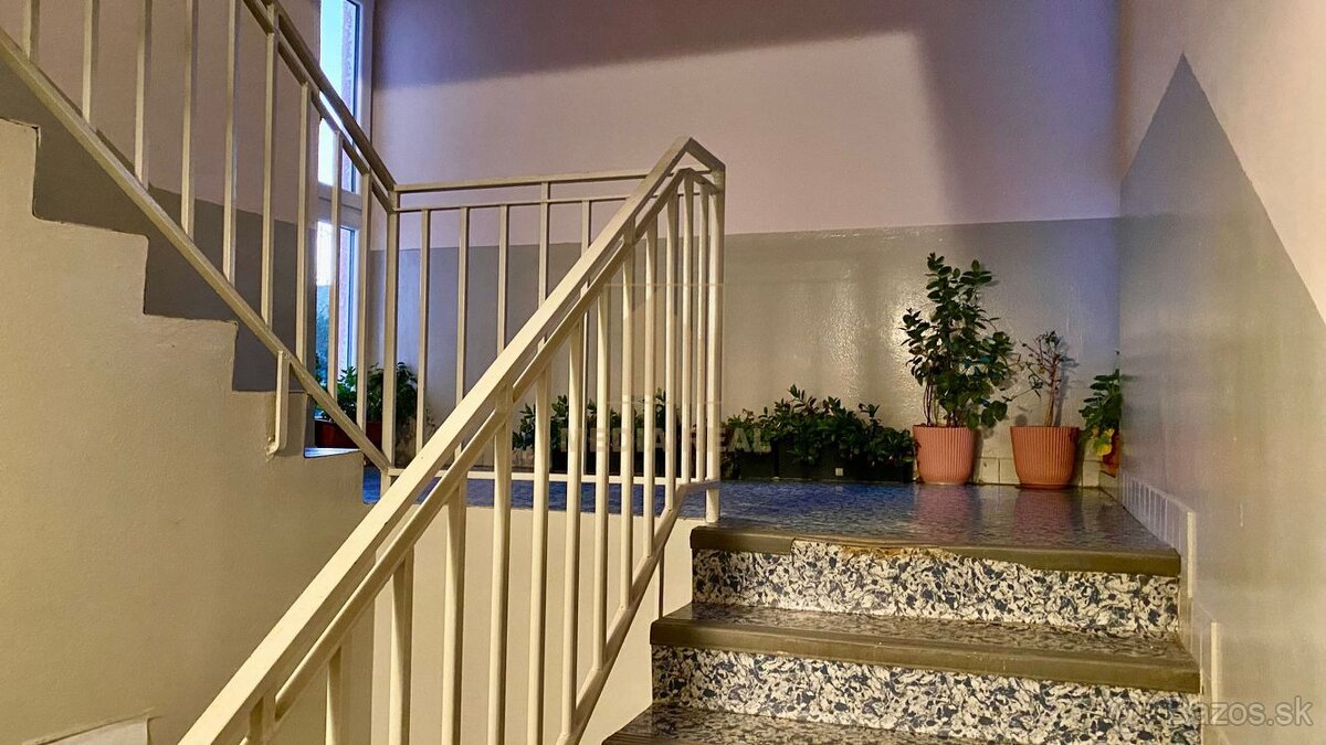 Na predaj 4-izbový byt 85 m2 s garážou, Podolie - 9