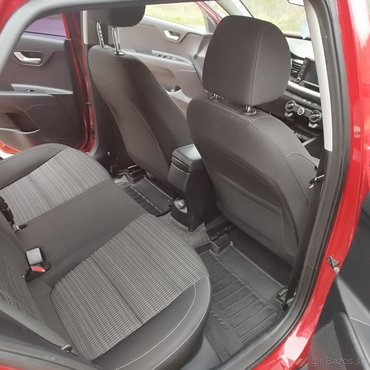 Kia Stonic 1,4 benzín - 9