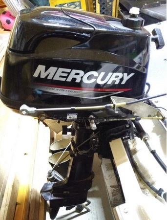 Lodný motor Mercury 5HP riadenie kormidlom - 9
