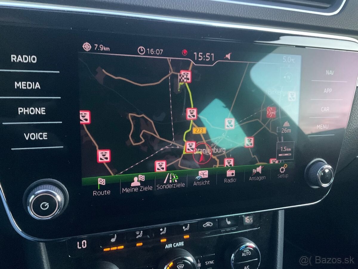 Škoda Superb Combi 2.0 TDI 190k Sportline Manuál 6st - 9