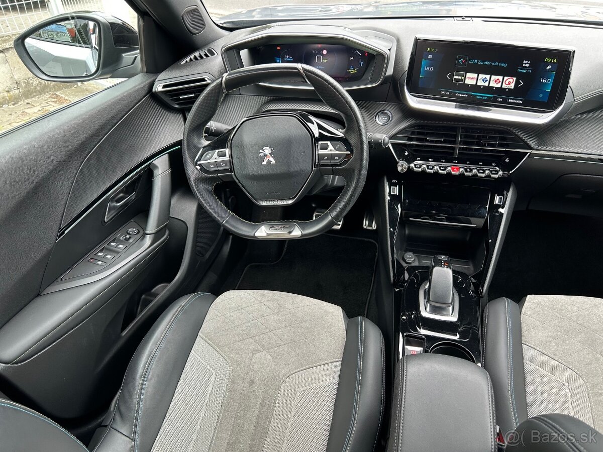 Peugeot 2008 e- GT Pack 136k - 9