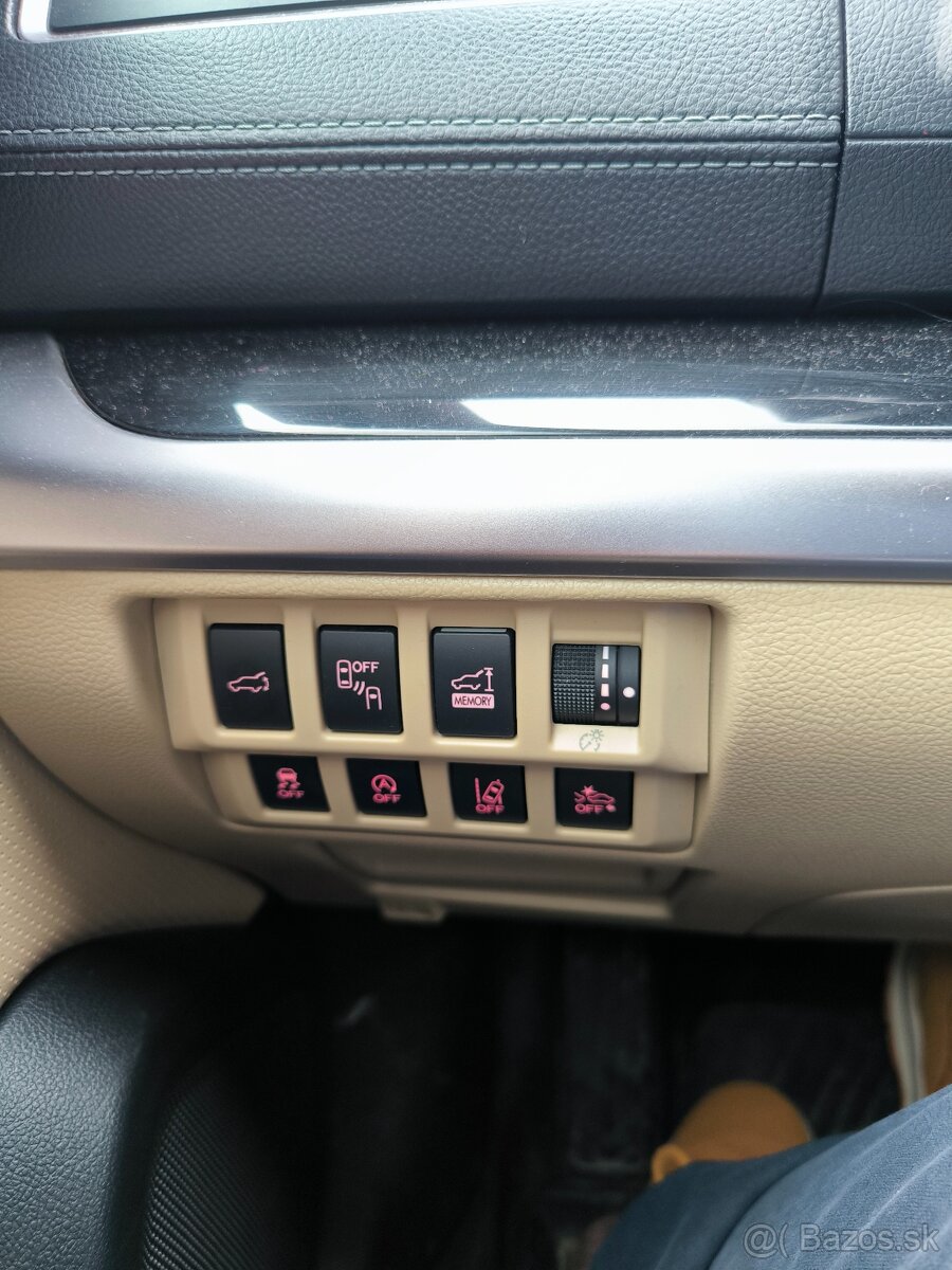 Predam Subaru Outback 2018 2.5L 4x4 benzin 163tis - 9