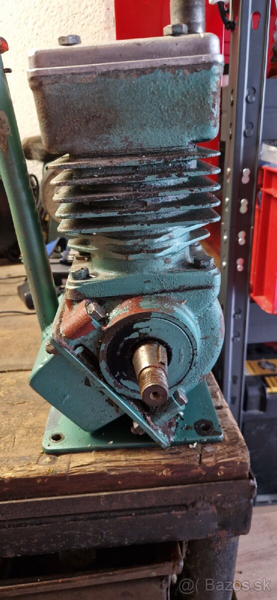 Kompresor 2 valec LIAZ - 9