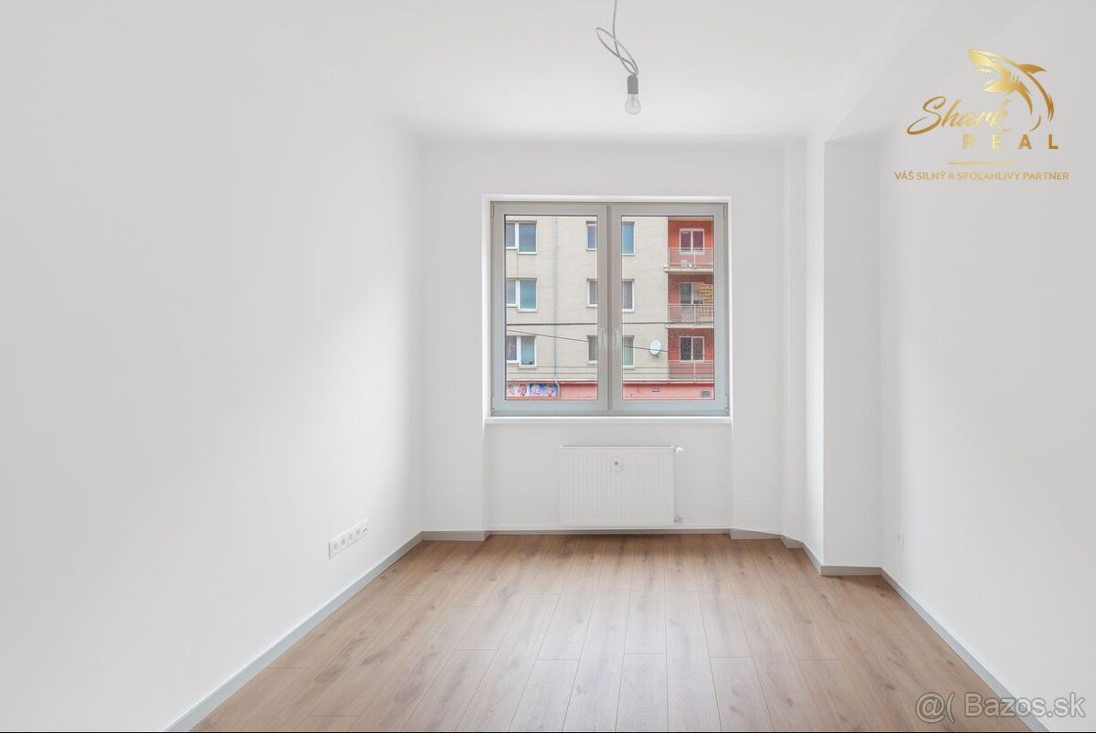 4i byt s otvorenou dispozíciou a 2 balkónmi v srdci Starého - 9