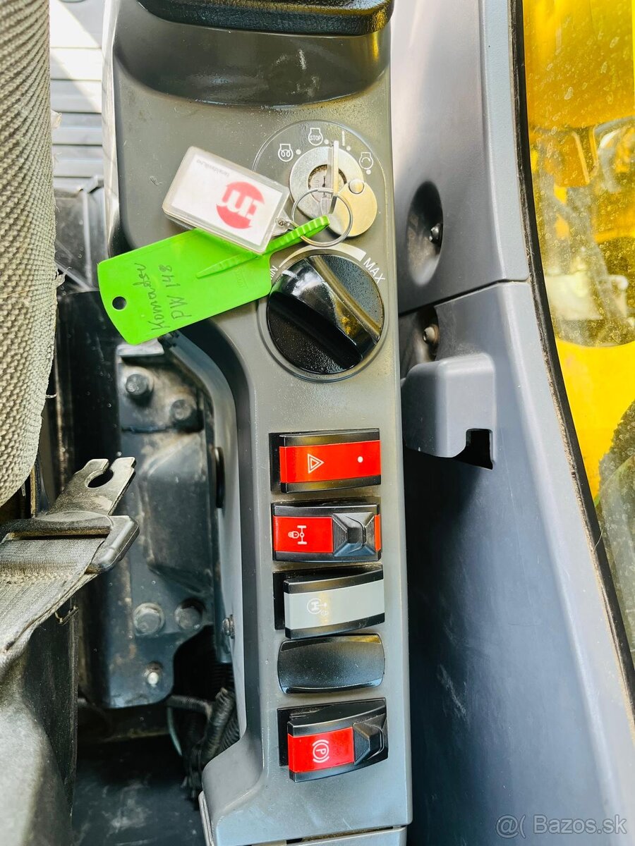 Kolesové rypadlo Komatsu PW148-10 - 9