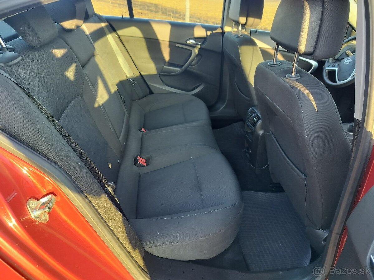 Predám Opel Insignia 1.8i – 103 kW, rok 2009 - 9