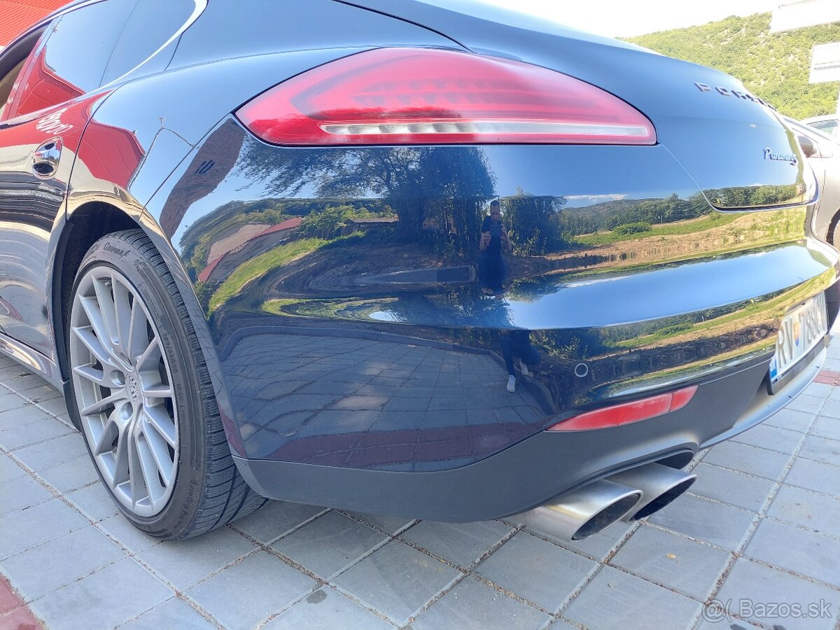 Porsche Panamera S - 9