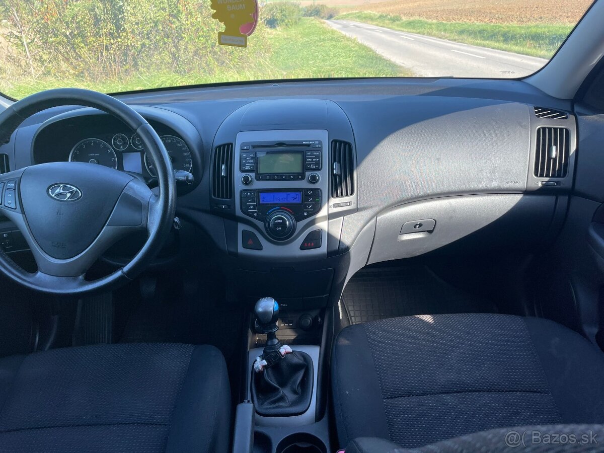 Rozpredám Huyndai i30 80kW r. 2009 - 9