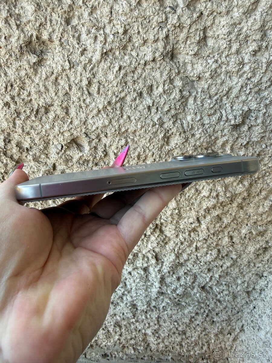 Apple iPhone 15pro,128GB - 9