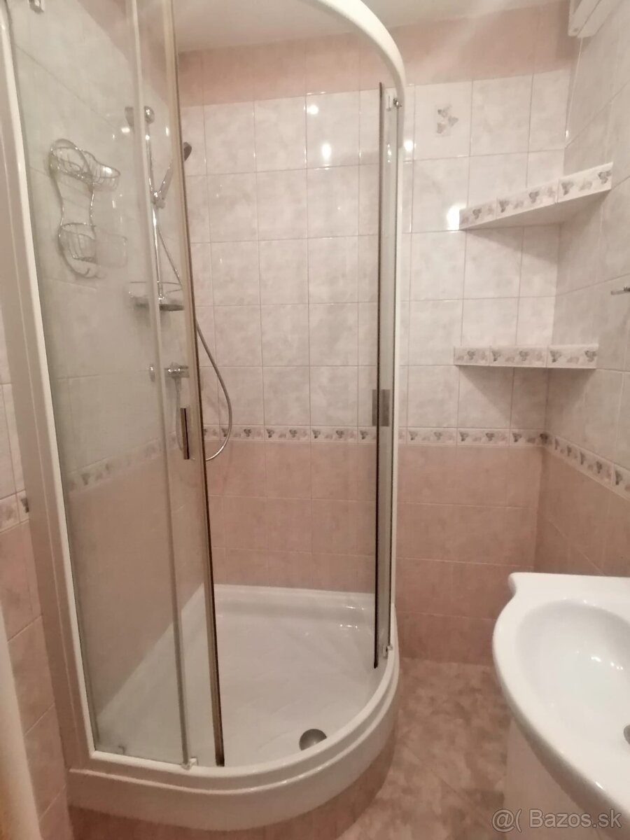 Rezervovaný - Slnečný 2-izb. byt v Krasňanoch - 9