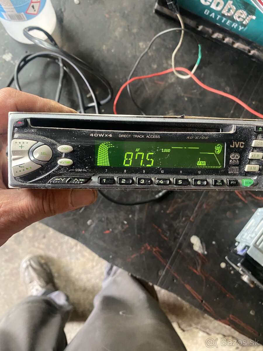 Predám 2ks autorádia sencor a JVC - 9