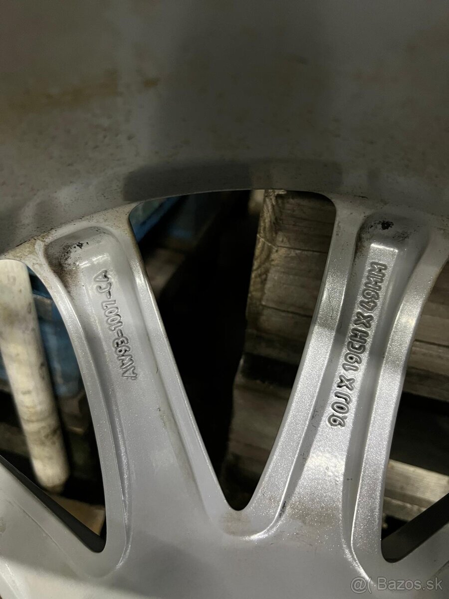 Elektróny jaguár xj 5x108 , r19 - 9