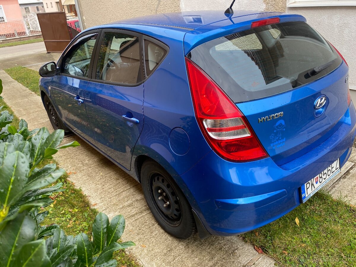 Predám Hyundai i30 1,4 80kw benzin - 9
