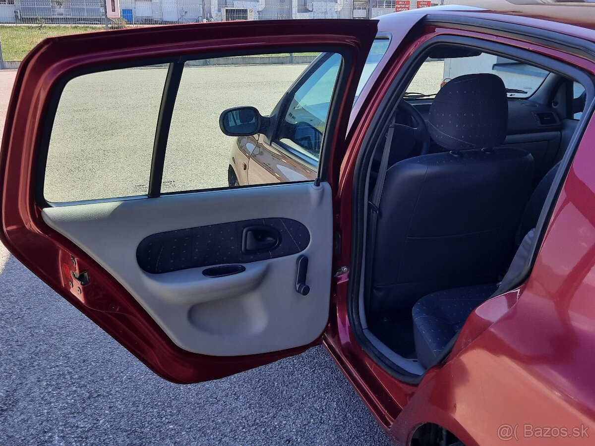 Renault Clio 1,2i - len 138.845 km - 9
