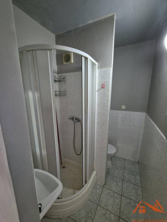 Na predaj zariadená garsónka po rekonštrukcii Komárno - 9