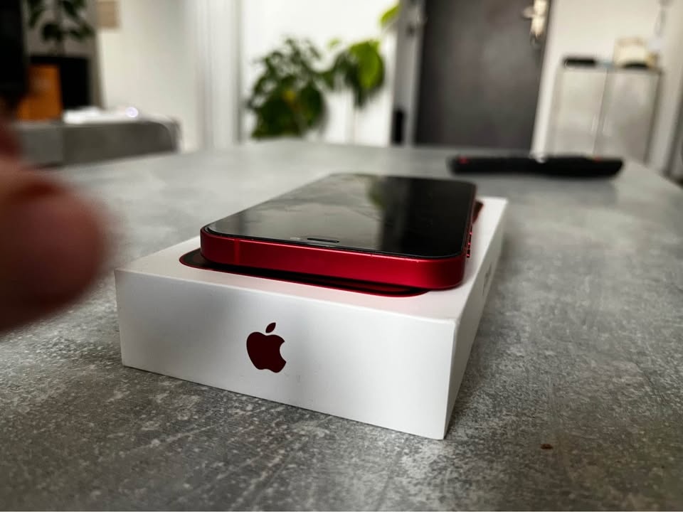 📱 iPhone 12 – 64 GB – PRODUCT RED - 9