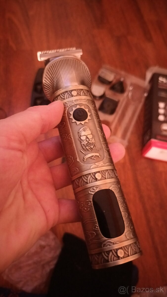 Strojček na vlasy - 9