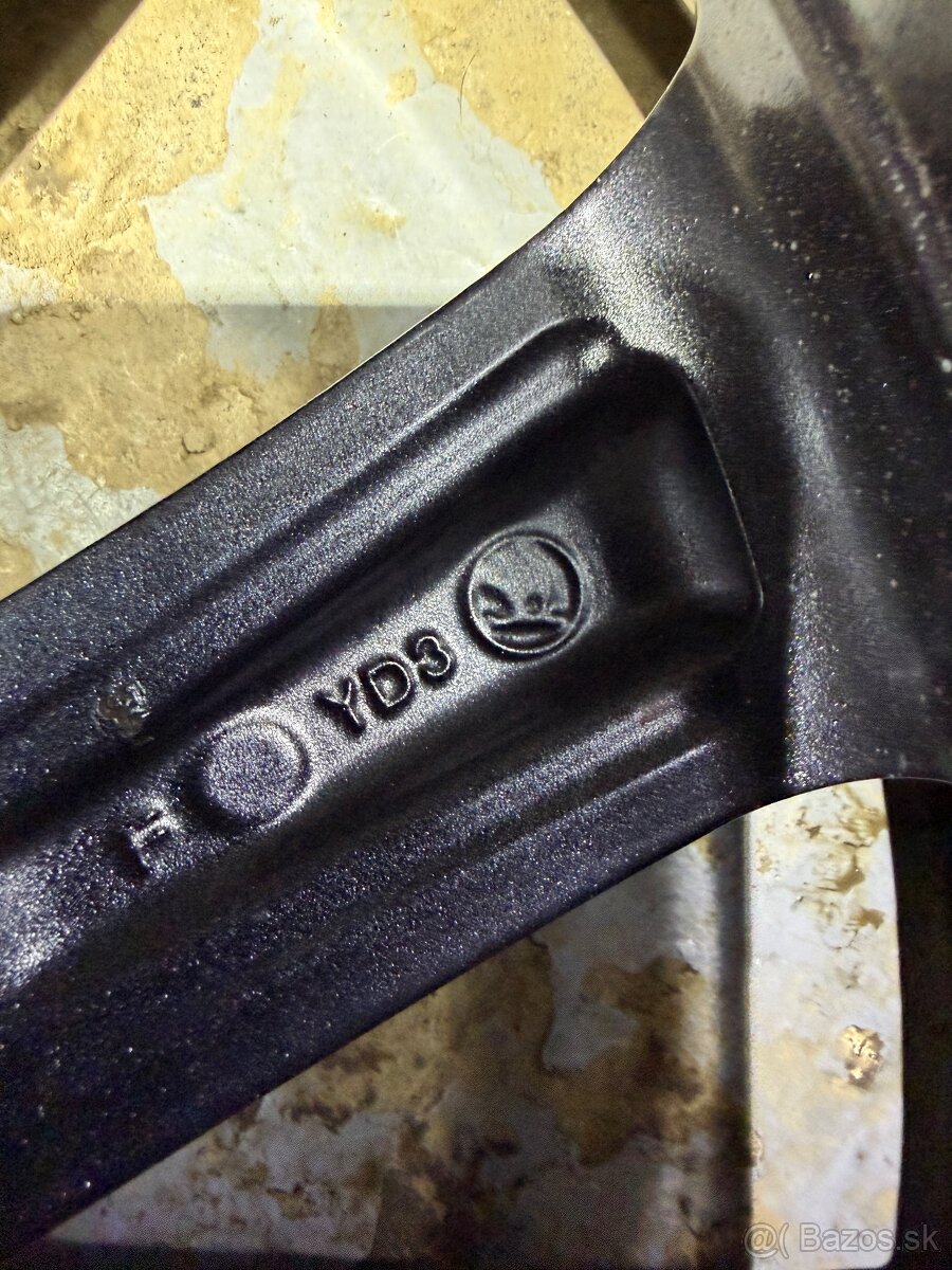 Škoda Pegasus 5x112 r18 235/45 - 9