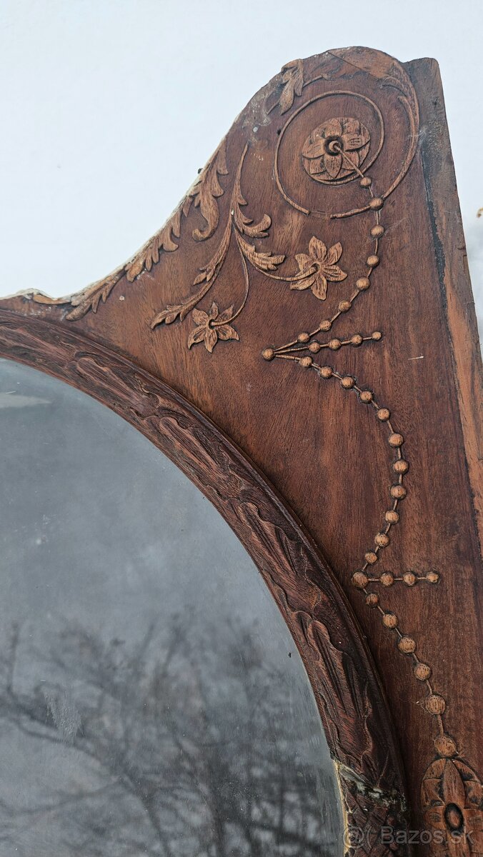 Skrinka na sochu,Nika - 9