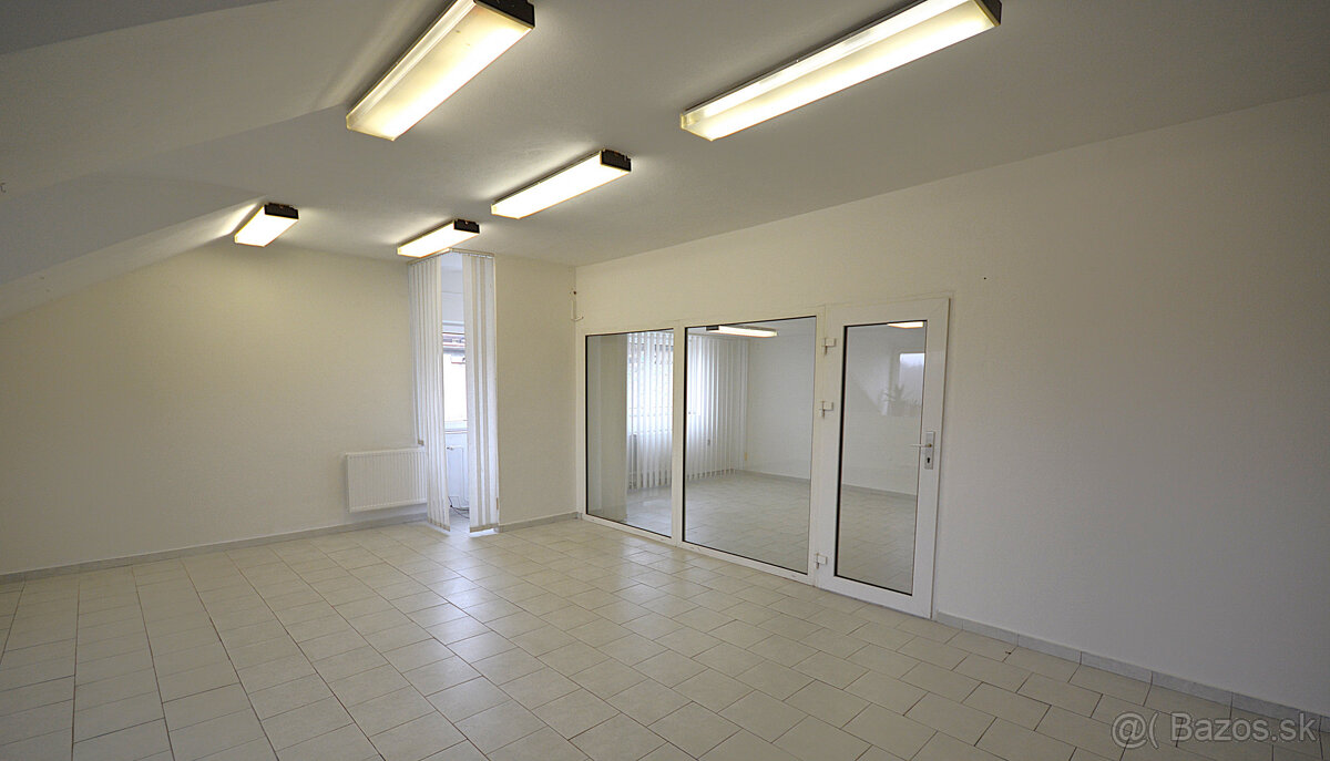 Polyfunkčná budova s výhodnou polohou - len 1 km od centra m - 9