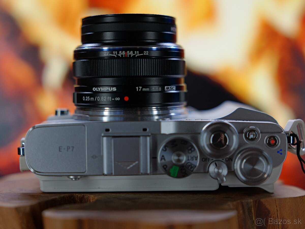 Olympus PEN E-P7 + 17mm f/1.8 - 9