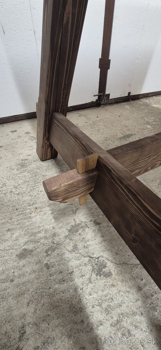 Masívny jedálenský stôl - 9