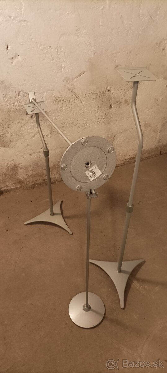 Reproduktorové stojany - 9