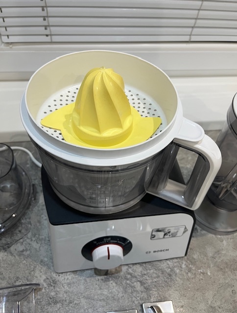 Kuchynský robot Bosch MCM4100 800W - 9