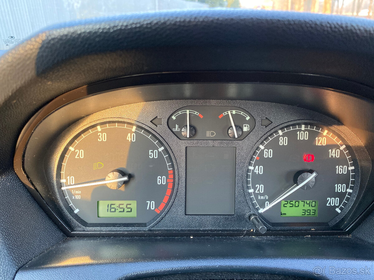 Škoda Fábia 1,4 mpi 50kw - 9
