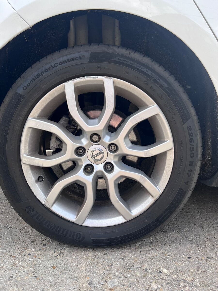 Volvo V40 Cross Country - 9