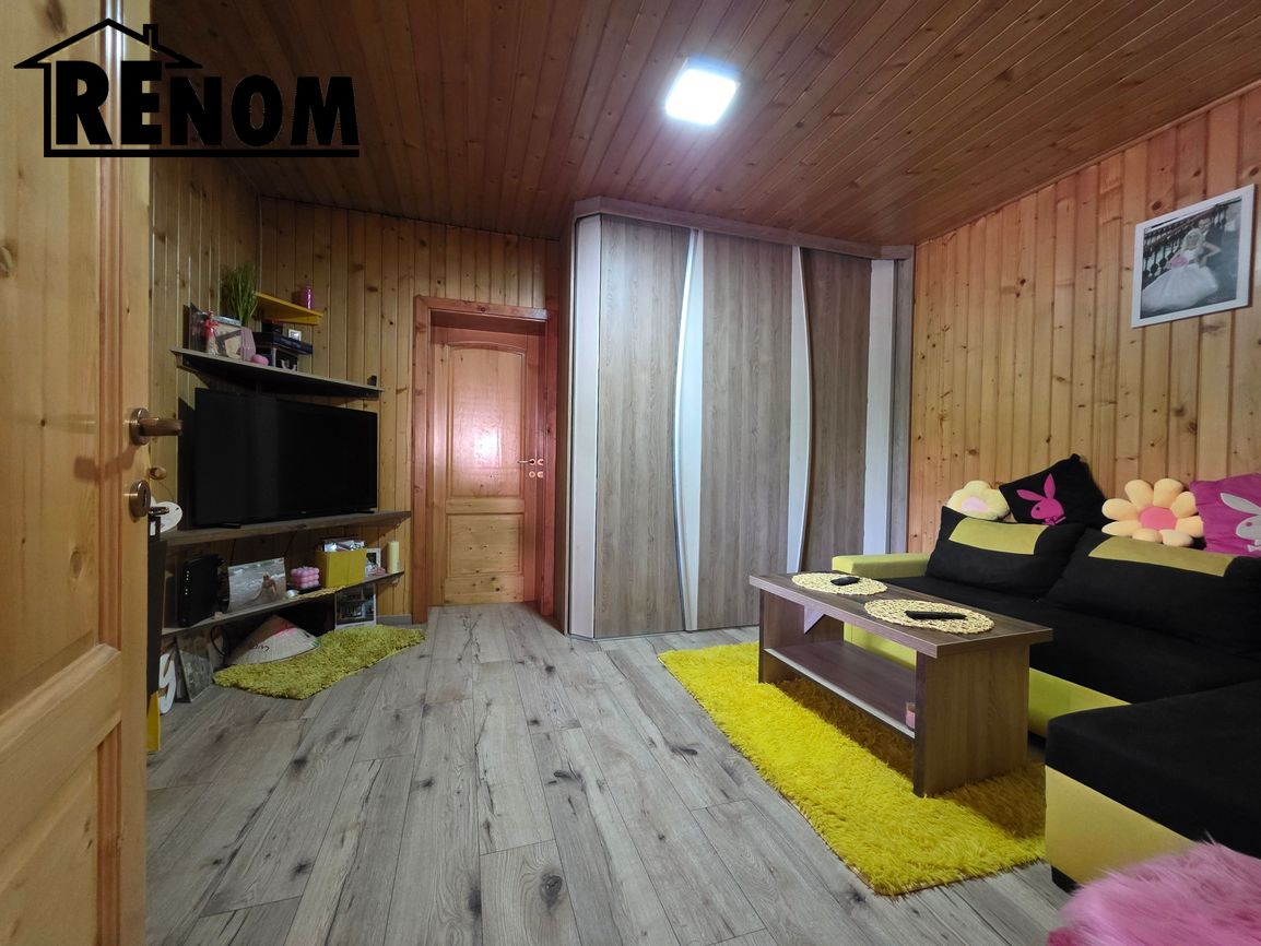 Zrekonštruovaný dom s bazénom a letnou kuchynkou - 9