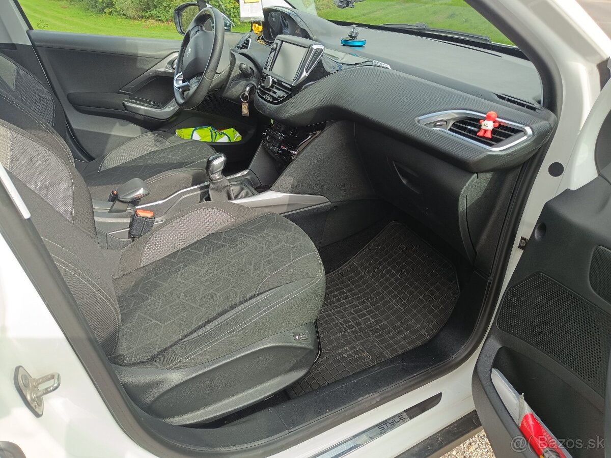 Peugeot 2008 1.2 Active Style - 9