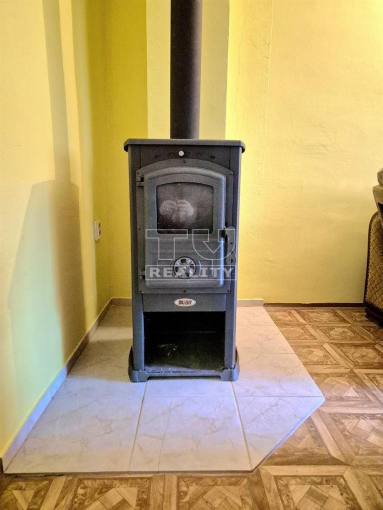 Chalupa v malebnej dedinke Podhradie pri Prievidzi - 9