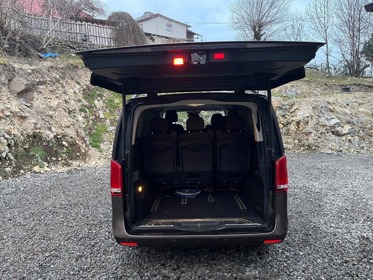 Mercedes-Benz V220 A/T - 9