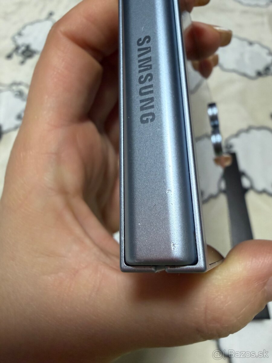 Samsung ZFlip6 - 9
