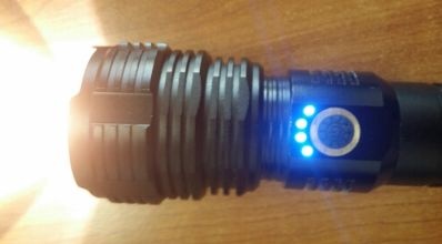 Predám XHP70 LED baterku na lion bateriu 26650 - 9