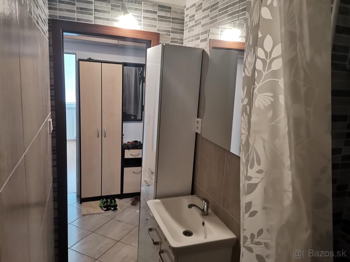 Na predaj 2- izbový byt - 9