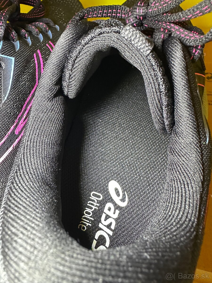 Damske bezecke tenisky Asics Gel Saiun 2 - 9